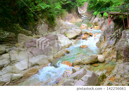 The beautiful scenery of Kakisore Valley The beautiful scenery of Kakisore Valley 142256061