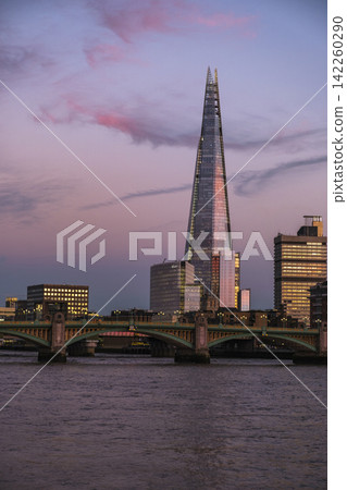 Evening twilight clip of London skyline with Shard Evening twilight clip of London skyline with Shard 142260290