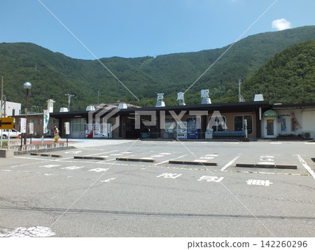 Tokura Station building Tokura Station building 142260296