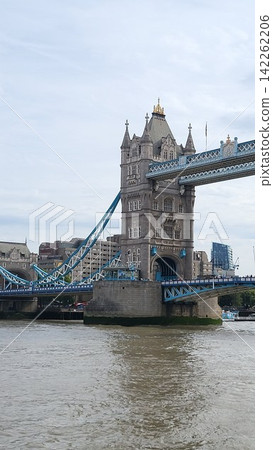 This is building around the icon of Tower Bridge, London This is building around the icon of Tower Bridge, London 142262206