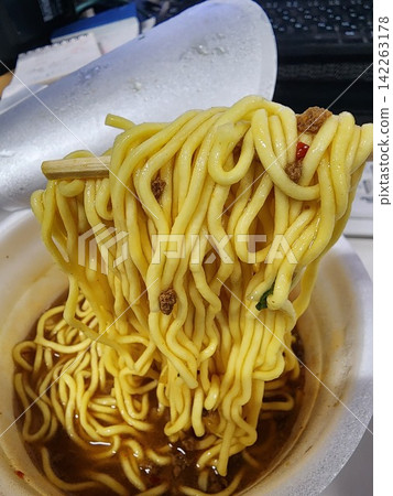 拉麵 142263178