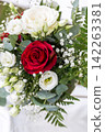 Bridal bouquet 142263381