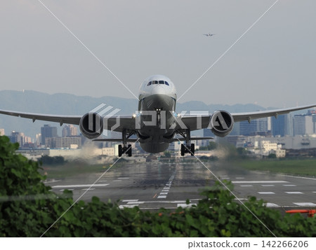 飛機起飛 142266206