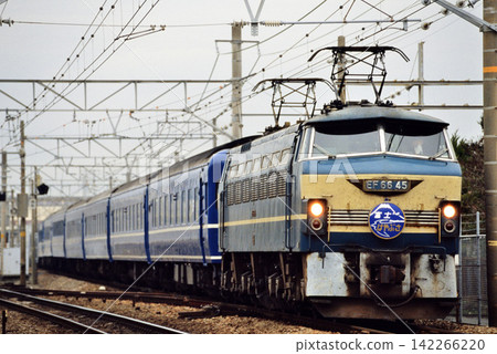 2008年:EF6,645次藍色列車富士/隼號行駛於東海道線 2008年:EF6,645次藍色列車富士/隼號行駛於東海道線 142266220