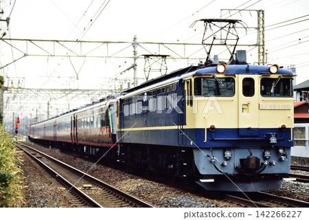 2008年:EF651100號列車「Sayonara Yutori」在東海道線運行 2008年:EF651100號列車「Sayonara Yutori」在東海道線運行 142266227