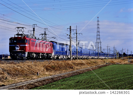 2008: EF8182 running on the Tohoku Line as the Blue Train Hokutosei No. 4 2008: EF8182 running on the Tohoku Line as the Blue Train Hokutosei No. 4 142266301
