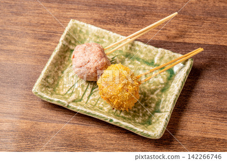 鮮嫩多汁的牛肉碎肉串,肉汁四溢 鮮嫩多汁的牛肉碎肉串,肉汁四溢 142266746