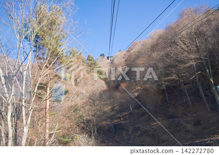 Cable car and winter mountains Cable car and winter mountains 142272780