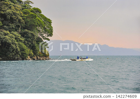 View from a sightseeing boat on a tour of Ine Bay 142274609