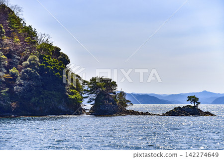 View from a sightseeing boat on a tour of Ine Bay 142274649