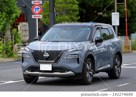 Japanese-made mid-size SUV vehicles Japanese-made mid-size SUV vehicles 142274699
