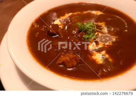 Delicious-looking (delicious) beef stew Delicious-looking (delicious) beef stew 142276679
