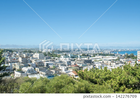 View from the observation deck at Momohara Park in Chatan Town, Okinawa Prefecture View from the observation deck at Momohara Park in Chatan Town, Okinawa Prefecture 142276709