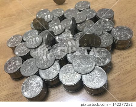 Assets: 500 yen savings Assets: 500 yen savings 142277281