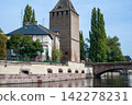 Pleasure boat sightseeing in Strasbourg, France 142278231