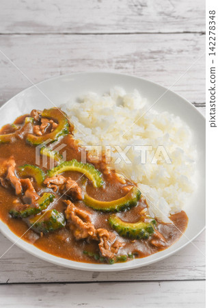 夏季美食:苦瓜咖哩飯 夏季美食:苦瓜咖哩飯 142278348