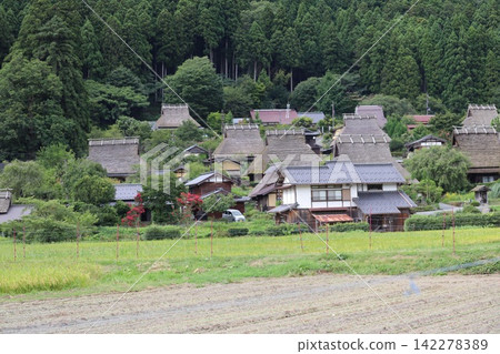 Fresh green scenery of the thatched-roof village in Miyama, Kyoto Prefecture Fresh green scenery of the thatched-roof village in Miyama, Kyoto Prefecture 142278389