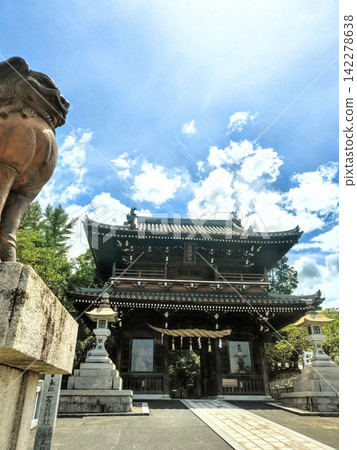 Ishizuchi Shrine Kuchinomiya Main Shrine Gate | Saijo City, Ehime Prefecture Ishizuchi Shrine Kuchinomiya Main Shrine Gate | Saijo City, Ehime Prefecture 142278638