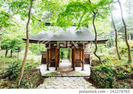 【滋賀縣東近江市】百齋寺:仁王門及寺廟入口 【滋賀縣東近江市】百齋寺:仁王門及寺廟入口 142278765