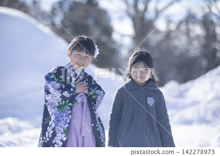 畢業孩子 畢業孩子 142278973