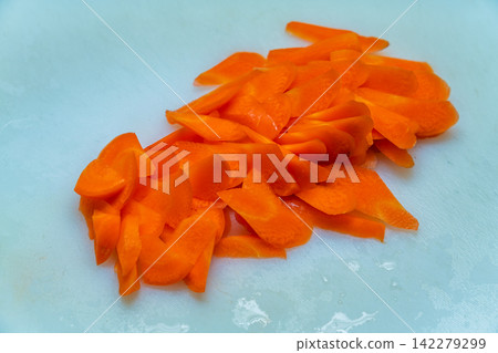 切碎的蔬菜 切碎的蔬菜 142279299