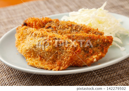炸竹莢魚 炸竹莢魚 142279502