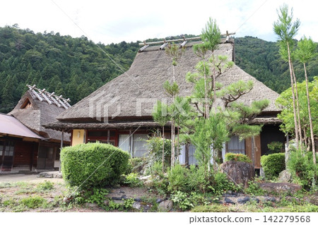 Fresh green scenery of the thatched-roof village in Miyama, Kyoto Prefecture Fresh green scenery of the thatched-roof village in Miyama, Kyoto Prefecture 142279568