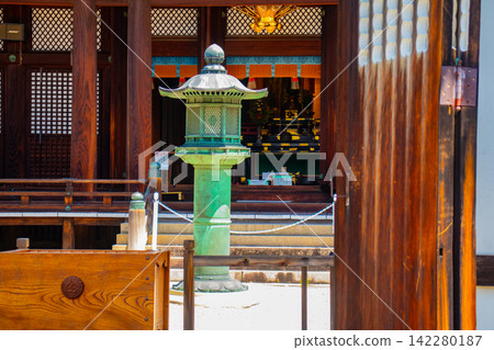 Hino Tanjoin: An elegant Heian-style temple built on the site of the birthplace of Shinran Shonin. Hino Tanjoin: An elegant Heian-style temple built on the site of the birthplace of Shinran Shonin. 142280187