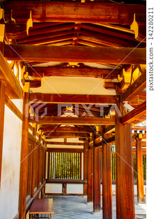 日野丹城:一座優雅的平安時代風格的寺廟,建於親鸞上人的誕生地。 日野丹城:一座優雅的平安時代風格的寺廟,建於親鸞上人的誕生地。 142280211