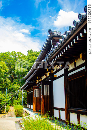 Hino Tanjoin: An elegant Heian-style temple built on the site of the birthplace of Shinran Shonin. Hino Tanjoin: An elegant Heian-style temple built on the site of the birthplace of Shinran Shonin. 142280216