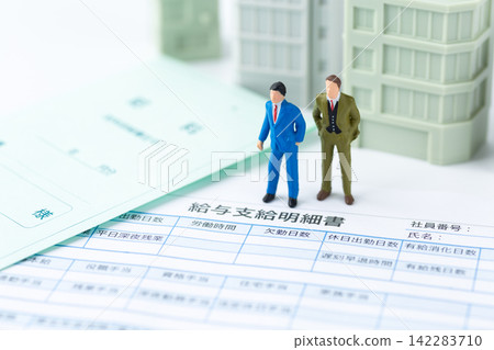 商人和薪資單 商人和薪資單 142283710