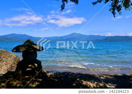 Lake Tazawa in summer (Semboku City, Akita Prefecture) Lake Tazawa in summer (Semboku City, Akita Prefecture) 142284223