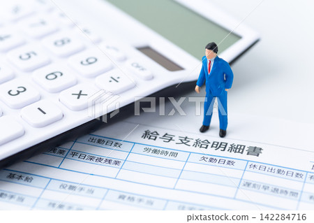 商人和薪資單 142284716