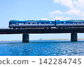 A train running across the Yuragawa Bridge 142284745
