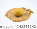 pear  142285142