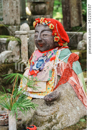 高野山奧之院神社參道、地藏菩薩化妝景觀 高野山奧之院神社參道、地藏菩薩化妝景觀 142285587
