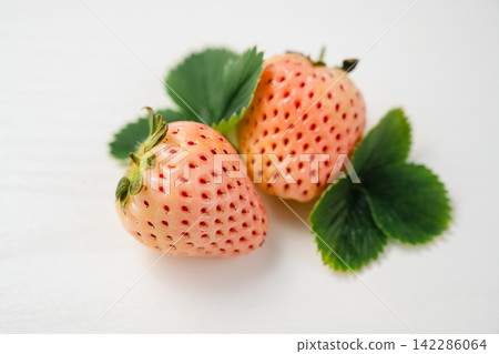 White strawberry, berry fruits isolated, abstract food background White strawberry, berry fruits isolated, abstract food background 142286064