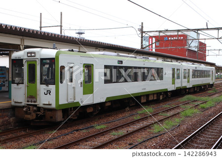 盤越西線 KiHa 110 系列:經過延壽改造的車輛(會津-若松 ⇔ 新津) 盤越西線 KiHa 110 系列:經過延壽改造的車輛(會津-若松 ⇔ 新津) 142286943