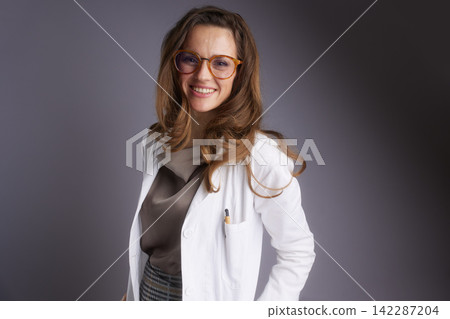 Female Medical Scientist Standing with Hands on Hips Female Medical Scientist Standing with Hands on Hips 142287204