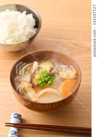 Many kinds of miso soup Many kinds of miso soup 142287527