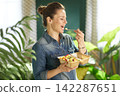 Nutritious Fruit Snack Profile View 142287651
