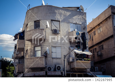 Building facade in Tel Aviv, Israel Building facade in Tel Aviv, Israel 142287995