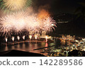 Splendid fireworks blooming on the sea 142289586