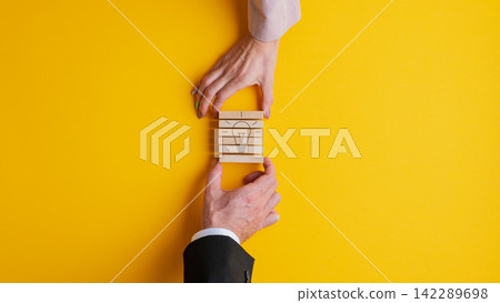 Conceptual image of vision and teamwork 142289698