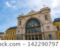 匈牙利布達佩斯。布達佩斯東火車站（Keleti）雄偉而美麗的古老車站建築。 142290797