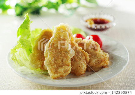 Chicken tempura 142290874