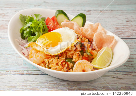 Nasi goreng Nasi goreng 142290943