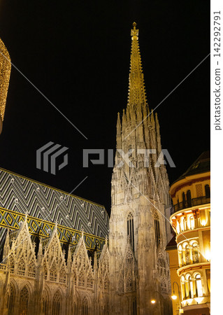 Saint Stephen cathedral in Vienna, at night Austria Saint Stephen cathedral in Vienna, at night Austria 142292791