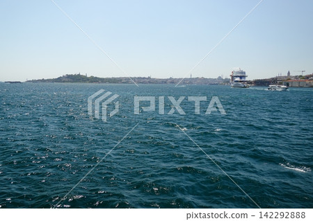 Landscape of Istanbul (Türkiye) 142292888