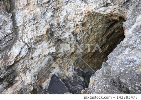 "Oiwa" (大岩), located on Oiwa Coast. Fukaura Town, Nishitsugaru District, Aomori Prefecture. A landscape of a rocky island. "Oiwa" (大岩), located on Oiwa Coast. Fukaura Town, Nishitsugaru District, Aomori Prefecture. A landscape of a rocky island. 142293475